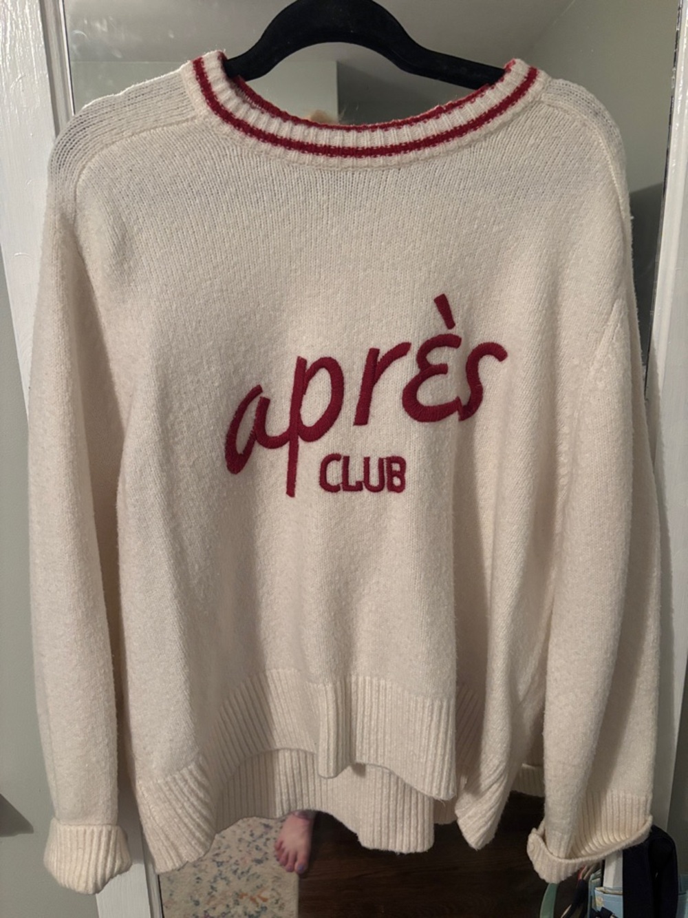Abercrombie & Fitch Cream Sweater with Red 'après club' Script